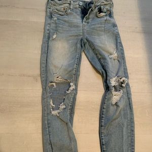Distressed skinny jeans
